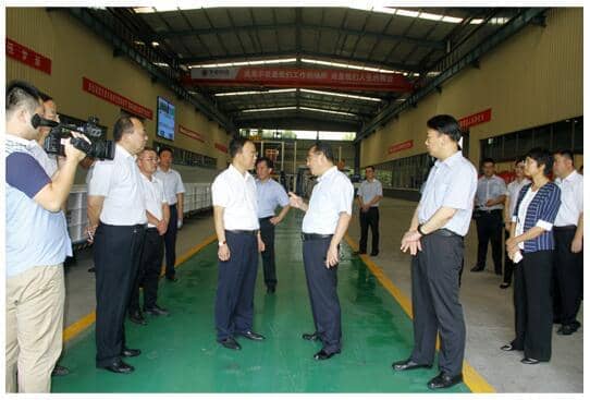 兗州區(qū)區(qū)委書(shū)記王宏偉一行蒞臨天意機(jī)械調(diào)研