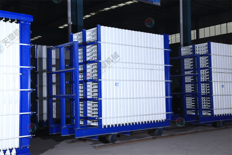 一次成型40塊板的復合墻板機，究竟有多好？